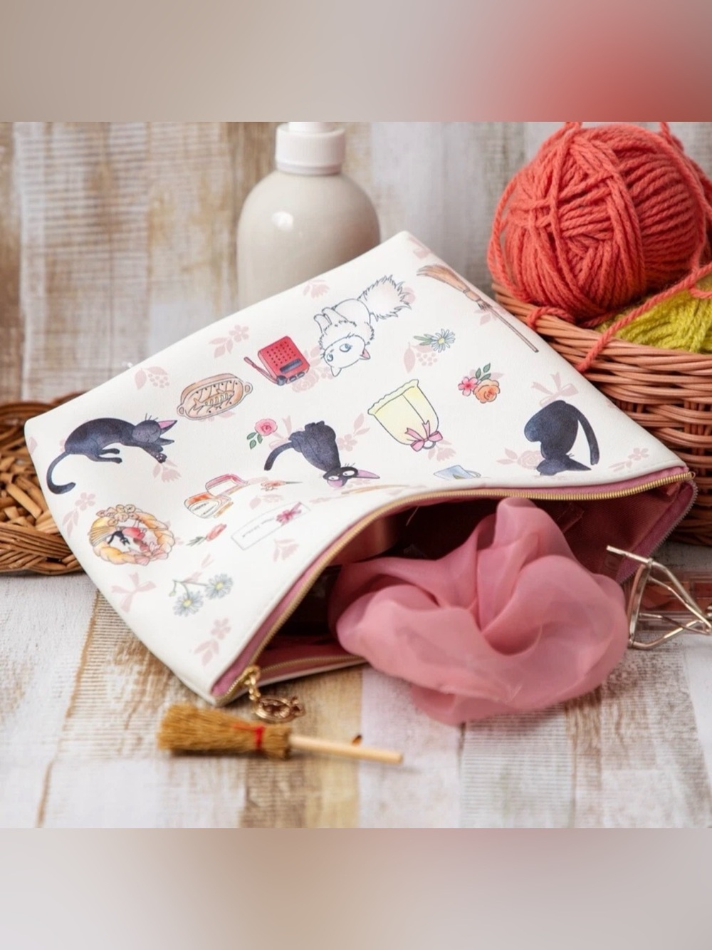 Ghibli Jiji Kiki’s Delivery Service Cat Floral Print Pouch NWT Japan Exclusive - Picture 2 of 9